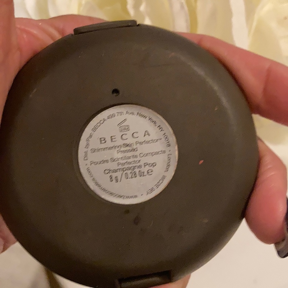BECCA shimmering skin perfector - Picture 4 of 4